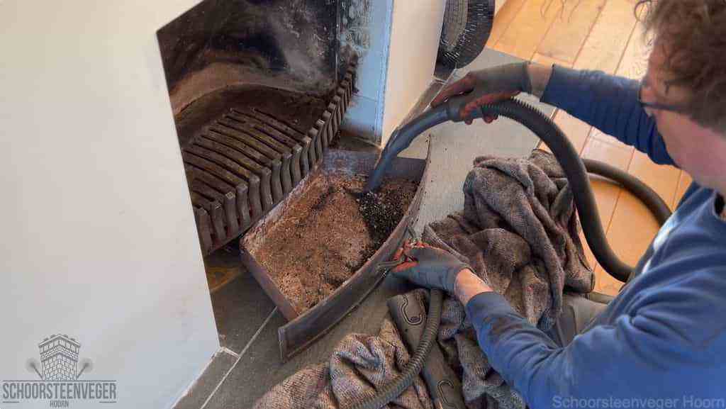 Prijs schoorsteenvegen Hoorn schouw reinigen Prijs schoorsteenvegen Hoorn schouw reinigen